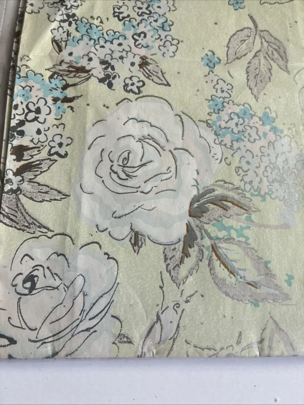 Vintage Gift wrap Floral Wrapping Paper 2 Sheets 20